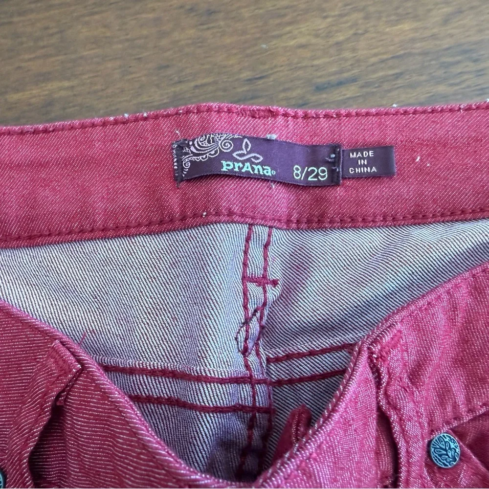 Prana size 8/29 red washed jeans with cuffs barely worn - Picture 2 of 9